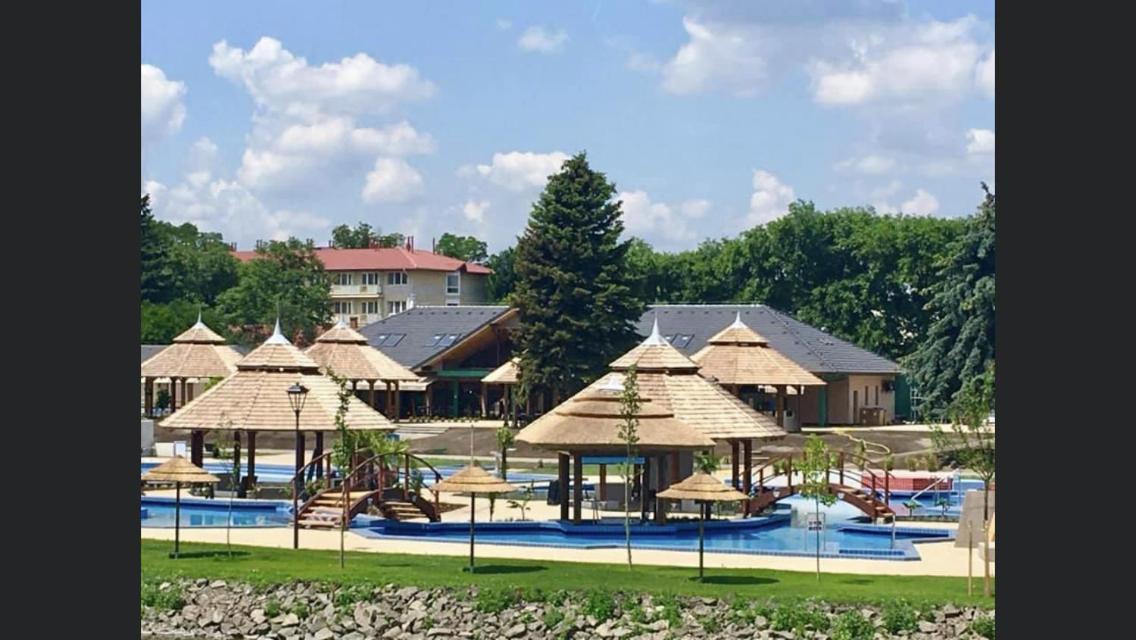 Bezsó apartman Hajdúszoboszló Exterior foto